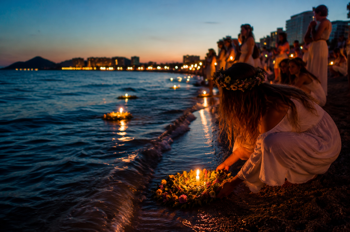 Tradiciones populares de la Noche de San Juan en España