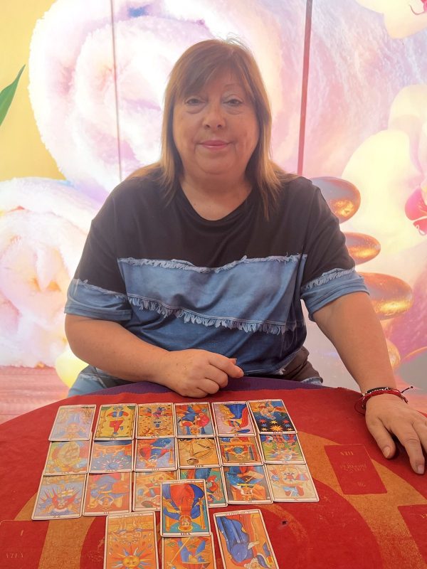 Carmen García, tarotista y esoterista de El Cel Crisol